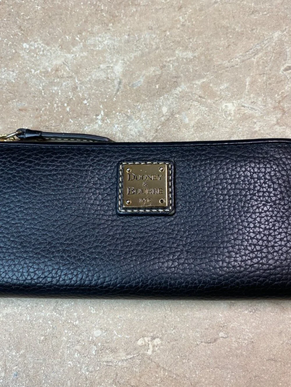 Dooney & Bourke Pebble Grain ZIP Clutch wallet - #74